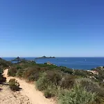 Ajaccio Magnifique T2 40M2 Centre Ville Vue Mer Au Bord De La Plage Neuf 5 Personnes Clim Wifi Balcon Parking Prive Ferme