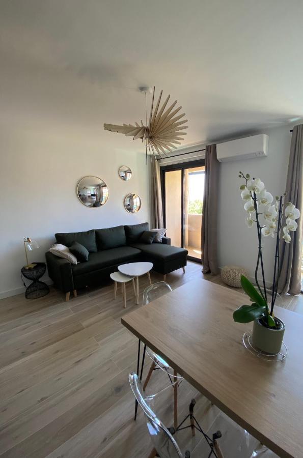 Magnifique T2 40m2 Centre Vue Au Bord De La Neuf 5 Personnes Clim Wifi Balcon Parking Prive Ferme Apartment Ajaccio (Corsica)