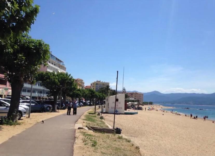 Apartment Magnifique T2 40m2 Centre Vue Au Bord De La Neuf 5 Personnes Clim Wifi Balcon Parking Prive Ferme Ajaccio (Corsica)