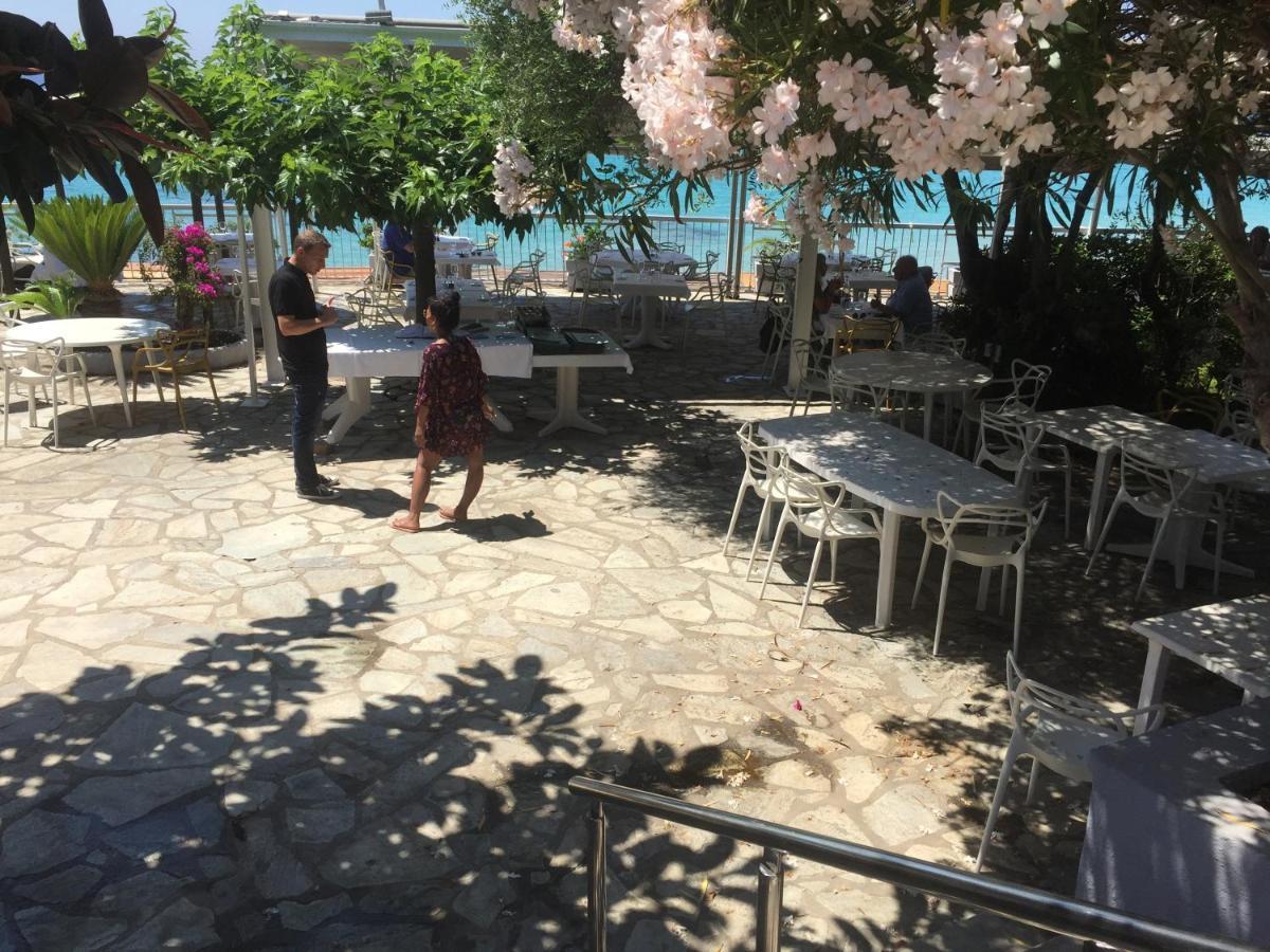 Magnifique T2 40m2 Centre Vue Au Bord De La Neuf 5 Personnes Clim Wifi Balcon Parking Prive Ferme Ajaccio (Corsica)